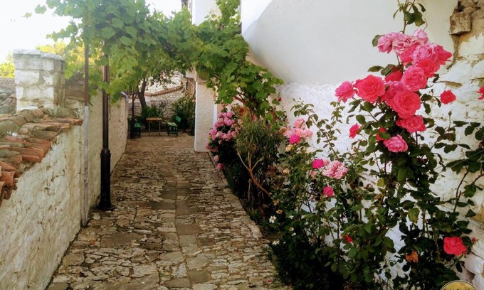 Berat Casa | Bed & Breakfast JOSIPH