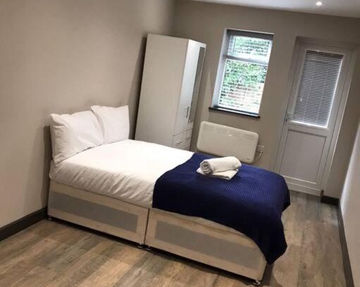 London Borough of Hounslow Apartamento | Bedfont House