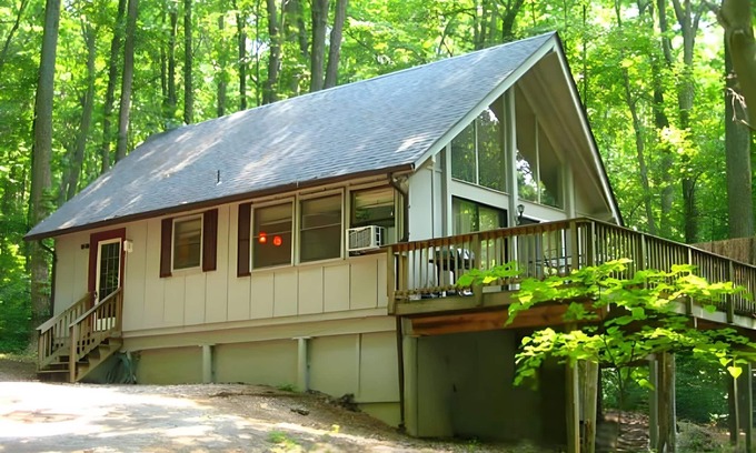 Front Royal Cabina | "Hot Tub Heaven # 3 - Vacation Cabins en alquiler en Linden, Virginia