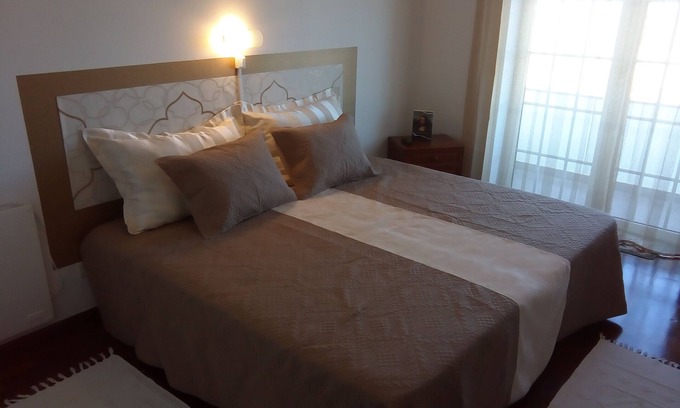 Peniche Casa | Habitaciones para alquilar en pequeño pueblo