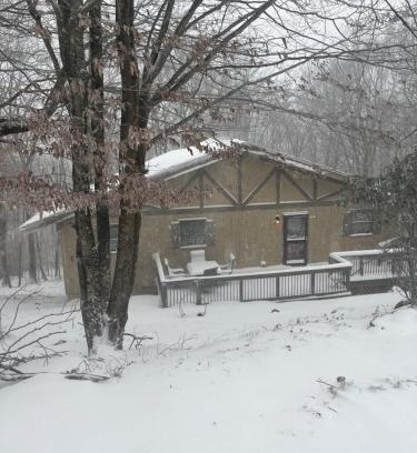 Beech Mountain Casa | Beech Mountain Swiss-style Chalet