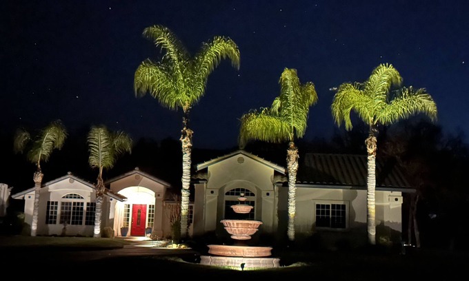 Templeton Casa | Behind The Red Door/Pool/Middle of Wine Country/Private/Gated/Pool Table