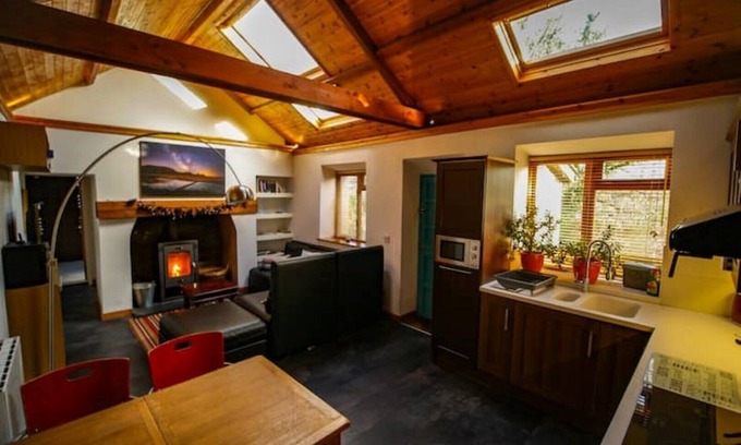 Margam Cabaña | Beili Glas Cottage - Hideaway near nature.