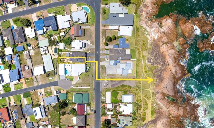 Anna Bay Casa | Bel Air, 8A Ocean Ave - pet friendly, water views and air con