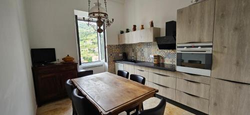 Sartene Apartamento | Bel & ancien appartement T3 rénové dans Sartène