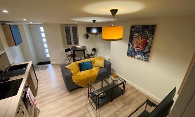Chatillon-sur-Chalaronne Apartamento | Bel appartement avec place de parking a proximité