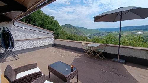 Uerzig Cabina | BelaVista'nBed - Peaceful Studio with private Terrace and Amazing Mosel Valley Views