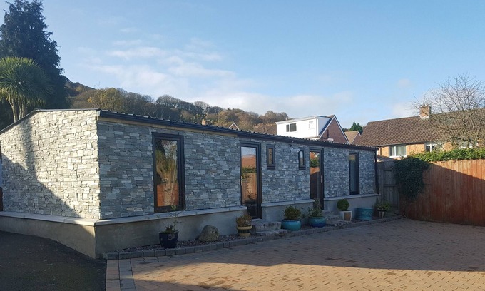 Newtownabbey Chalet De Esquí | Belfasts Chic Chalet