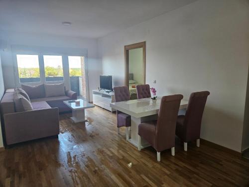 Stari Banovci Apartamento | BELIV apartman 2