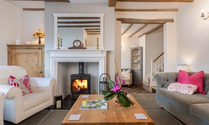 Northallerton Cabaña | Bell Cottage - Period Cottage set in the heart of picturesque Village