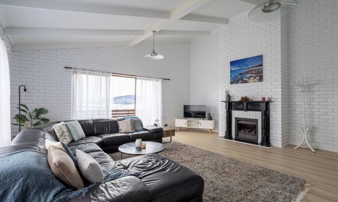 Bellerive Casa | Bella Bellerive Grand Lookout Close to Beach