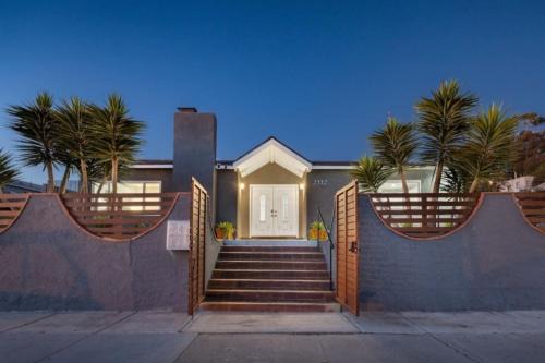 Grant Hill Villa | Bella Casa I Pool with Spa Minutes to Downtown and Beaches