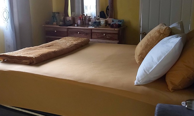 Summerfield Casa | Bella's Cottage, comfortable 2 bed house