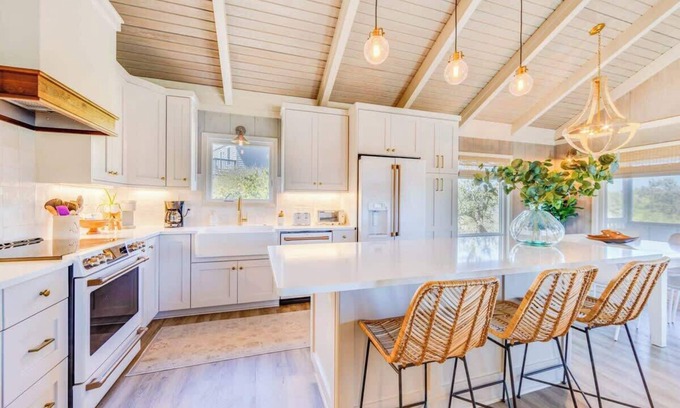 Duck Cabaña | Bella Vista Beach Cottage~4Min Walk to Beach!