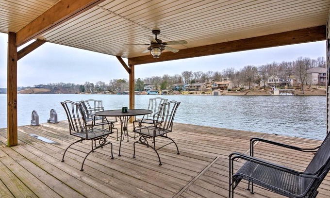 Bella Vista Casa | Bella Vista Home with Kayaks and Deck on Loch Lomond!