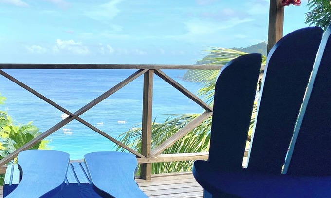 Charlotteville Cabaña | Bella Vista se encuentra en el hermoso pueblo de Charlotteville, Tobago, W. I.
