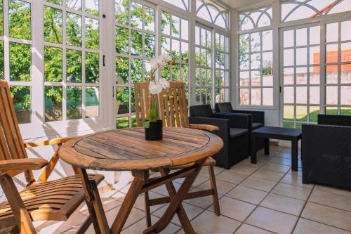 Vigo Casa | Bella y cálida cerca de Vigo by CABANA Rentals
