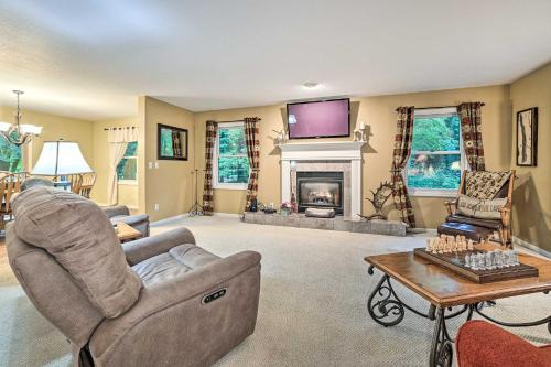 Mancelona Casa | Bellaire Ski Escape about 1 Mile to Schuss Mountain!