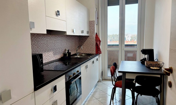 Arcore Apartamento | {Bellavista Apartment} comfortable panoramic accommodation near Monza