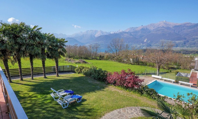 Colico Piano Apartamento | Bellavista I Garden Holiday Apartment with Pool