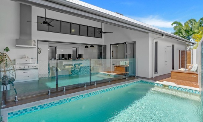 Palm Cove Casa | Belle Escapes 100 Cascade Palm Cove