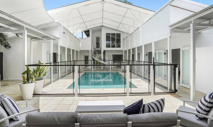 Trinity Beach Casa | Belle Escapes Villa Rosa just minutes to Trinity Beach