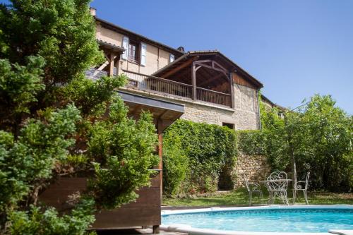 Caylus Casa | Belle maison de maître - Piscine et jardin privés - Au cœur du village médiéval de Caylus - 4 personnes - Garage