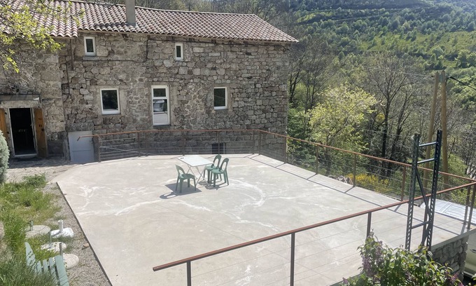Pereyres Casa | Belle Maison en Pierre au Calme
