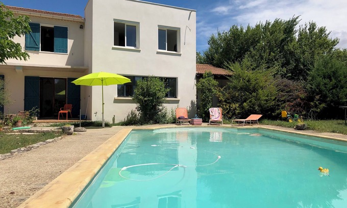 Ners Casa | Belle Maison Tranquille Avec Piscine et Jardin