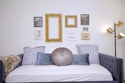 Southwest Anaheim Apartamento | Belle Suite -8mins from Disney, Centrally Located!
