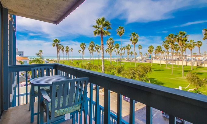 San Diego Condominio | Belmont Patio - Ocean View, Pet Friendly, Patio, & Garage
