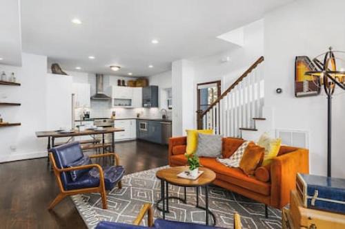 Hillsboro Village Casa | Belmont Retreat walk to Restaurants, Coffee, 12 South