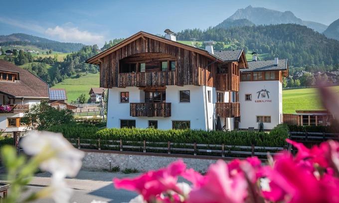 Mareo Apartamento | Hermoso apartamento en los Dolomitas con un gran jardín.