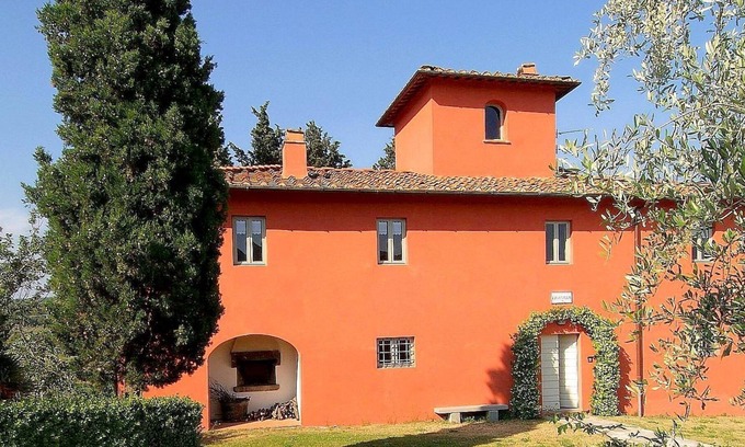San Donato in Collina Cabaña | Apartamento ubicado en una pequeña y encantadora casa toscana. 62 m2,para 4 personas