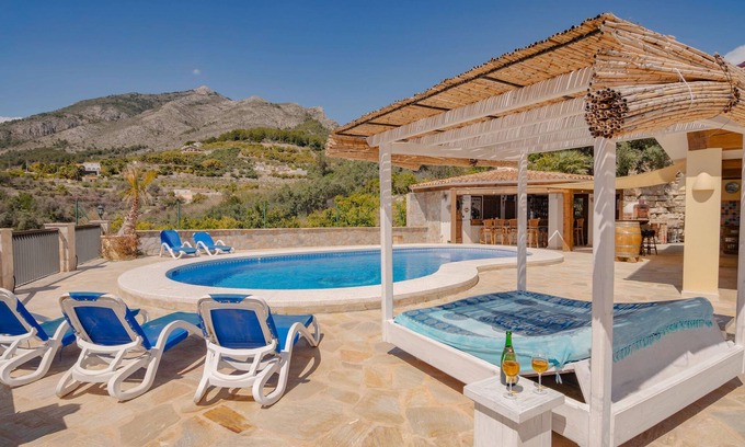 Callosa d' En Sarria Casa | Bonita casa de vacaciones con piscina privada