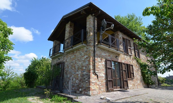 Ziano Piacentino Villa | Preciosa Villa en Ziano Piacentino en medio de viñedos
