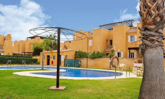 Los Gallardos Casa | Amplia casa vacacional en Los Gallardos con piscina