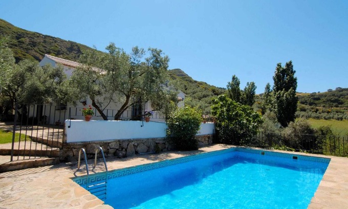 Antequera Cabaña | Acogedora cabaña en Los Nogales con piscina privada