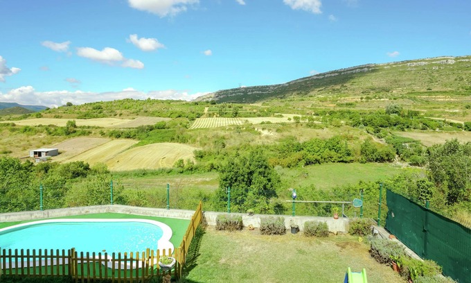 Salinillas de Buradon Villa | Espaciosa mansión en el País Vasco con piscina