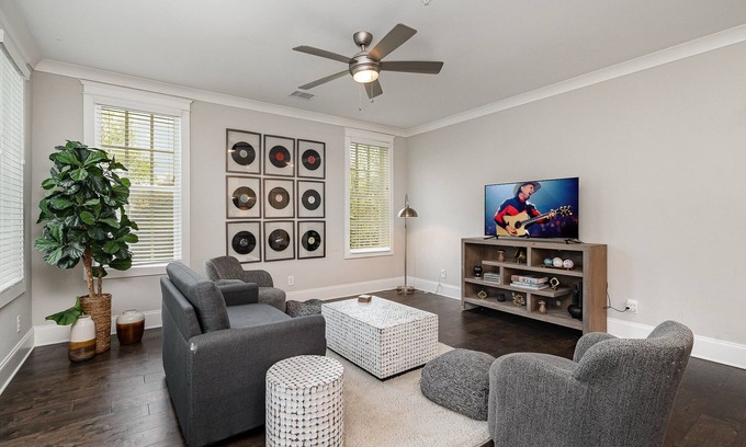 West End Casa | Belwood Duo-2 Units-Across Parthenon-Mins Broadway