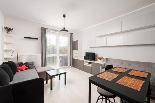 Warsaw Apartamento | Bemowo Homely Apartment by BookingHost
