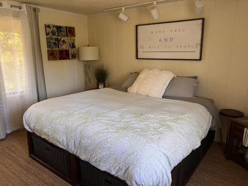 Benbow Casa | Benbow guesthouse with private bathroom and salt pool-pet friendly