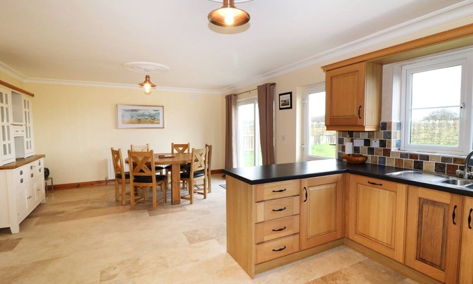 Tullaghan Casa | BENBULBEN VIEW, pet friendly in Tullaghan, County Leitrim
