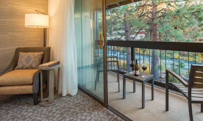 Orchard District Apartamento | Bend, OR | Superior Room w/ Pool, Hot Tub Access