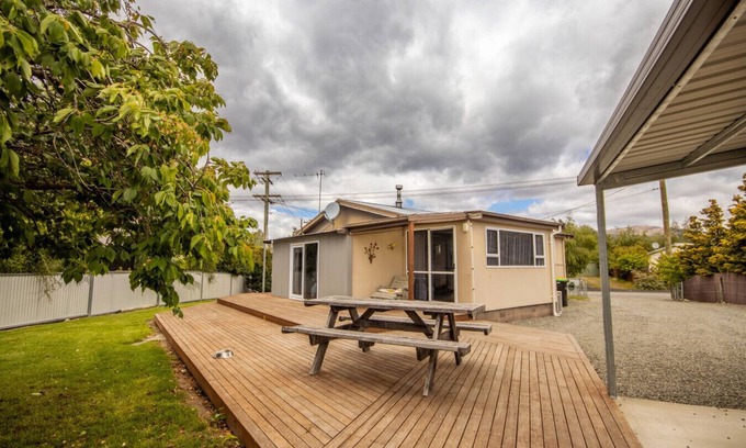 Twizel Casa | Benmore Bach, Central location, Twizel