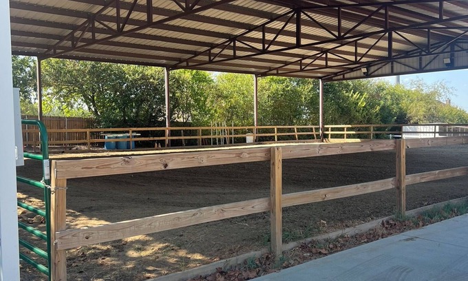 Keller Alquiler De RV | Benson Homestead and Stable - RV Camping Spot