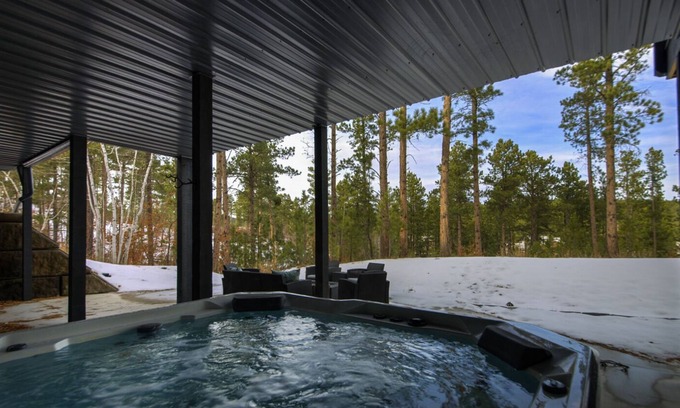 Deadwood Cabina | Bent Nickel- Deadwood SD, 6 bed/5.5 bath, hot tub