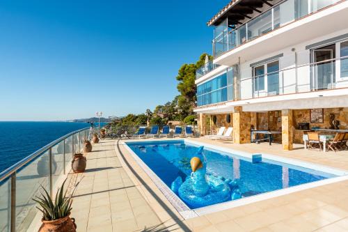 Lloret de Mar Villa | Bergantin 6 rooms
