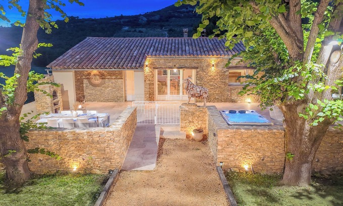 Mollans-sur-Ouveze Casa | BERGERIE 5* SPA SAINT QUENIN®️ 1 TO 10 PEOPLE-ACCESS FOR DISABLED-RIVERFRONT-JACUZZI