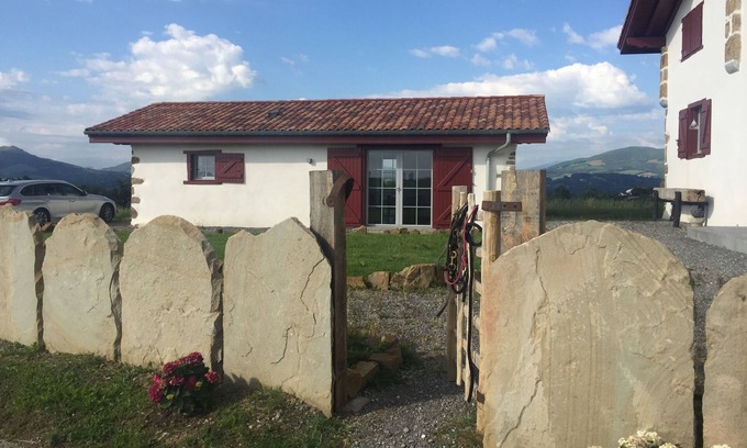 Ayherre Casa | Bergerie Face aux Pyrénées